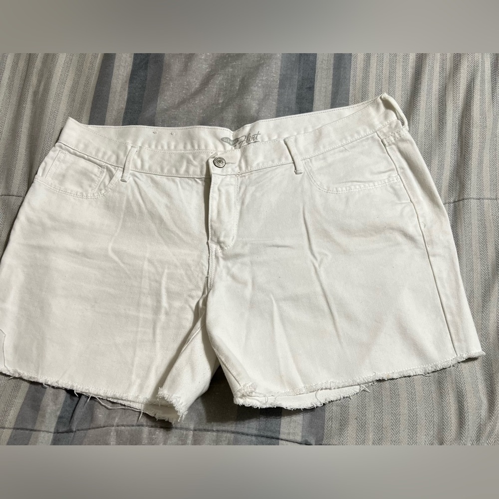 Women Old Navy shorts size (14)
